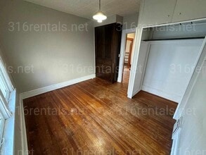 345 N Holyoke St in Wichita, KS - Building Photo - Building Photo