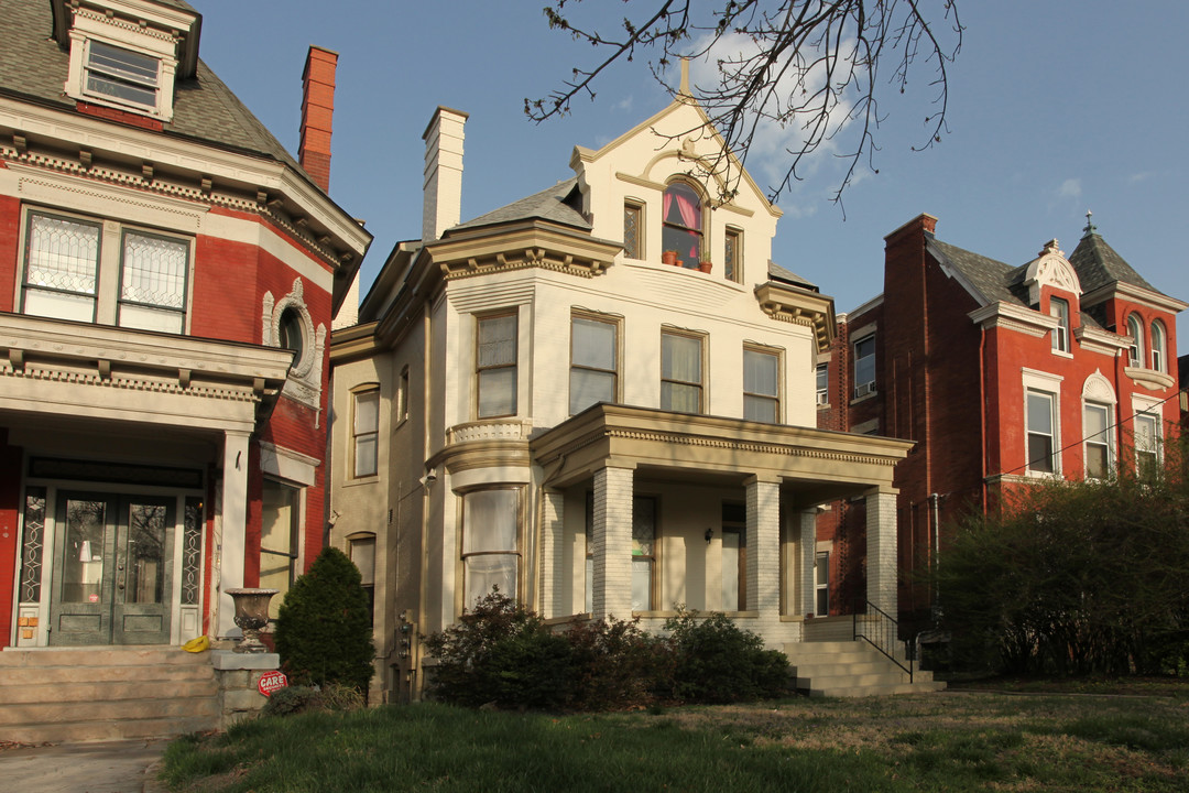 1528 S 3rd St in Louisville, KY - Building Photo