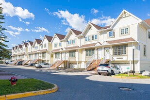1080B Cougar Creek Dr in Canmore, AB - Building Photo