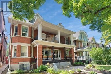7 Thorburn Ave