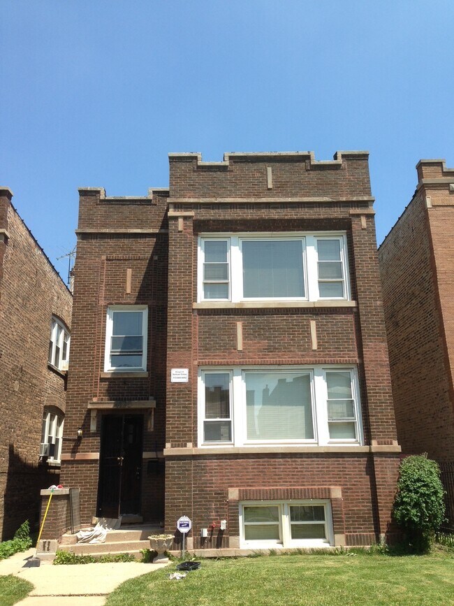4130 W Nelson St, Unit 1