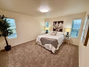 Ashley Estates in Turlock, CA - Foto de edificio - Building Photo