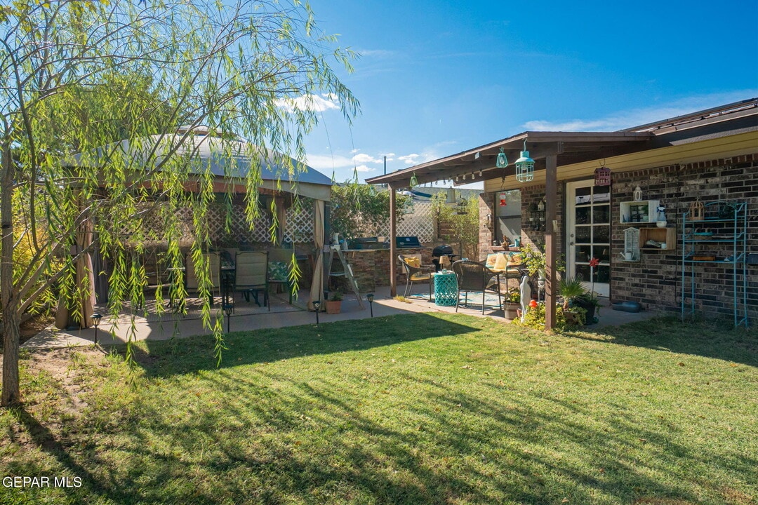 11464 Beach Front Dr in El Paso, TX - Building Photo