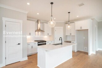 1612 23rd Ave N in Nashville, TN - Foto de edificio - Building Photo