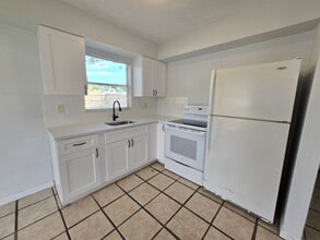 5427 16th St E in Bradenton, FL - Building Photo - Building Photo