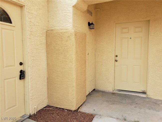 2324 High Uintas Dr in North Las Vegas, NV - Building Photo - Building Photo