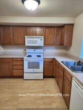 3675 Westleigh St in Eugene, OR - Building Photo - Building Photo