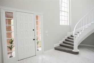 48 Bayou Pointe Dr in Houston, TX - Building Photo - Building Photo
