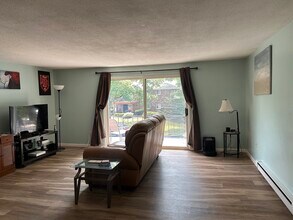 18 Fountain Ln in Weymouth, MA - Building Photo - Building Photo