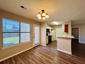 8912 Schick Rd in Austin, TX - Building Photo - Building Photo