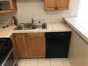 524 Francisca N Ave, Unit 4B in Redondo Beach, CA - Building Photo - Building Photo