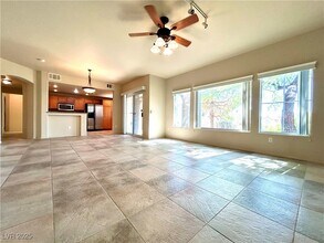 11855 Portina Dr in Las Vegas, NV - Foto de edificio - Building Photo