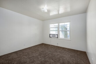 2610 N St in Sacramento, CA - Building Photo - Interior Photo