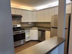 37 Mendrey Ct, Unit 37 in Trenton, NJ - Building Photo - Building Photo