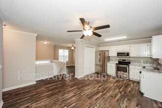 4050 Robin Cir in College Park, GA - Building Photo - Building Photo