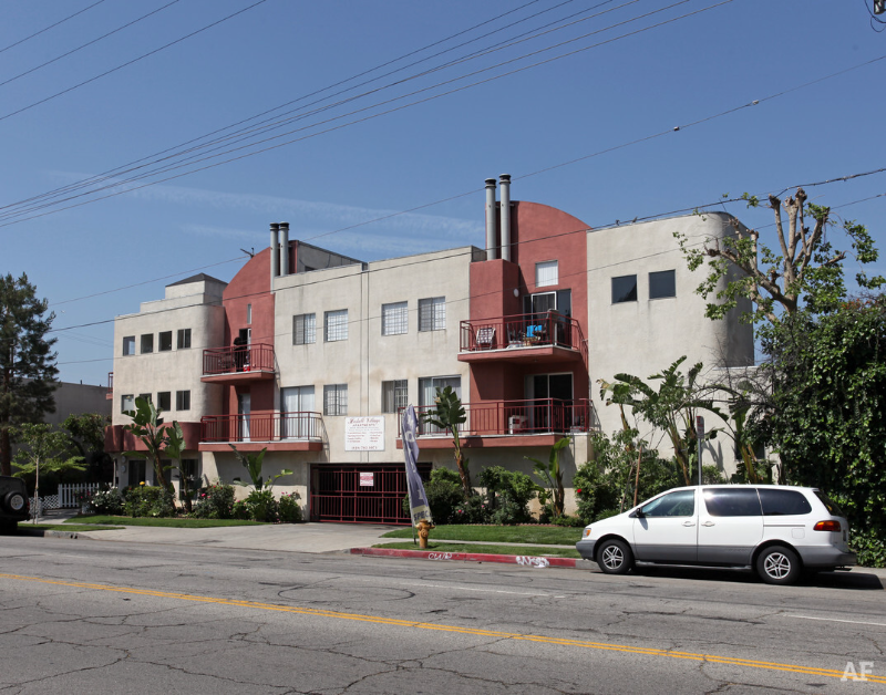 6825 Haskell Ave-Unit -309 in Los Angeles, CA - Building Photo