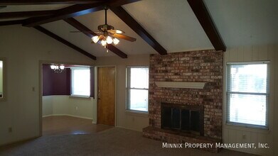 4916 58th St in Lubbock, TX - Foto de edificio - Building Photo