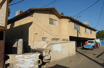 3356 E Sierra Madre Ave in Fresno, CA - Building Photo - Building Photo