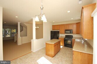 43975 Eastgate View Drive in Chantilly, VA - Building Photo - Building Photo