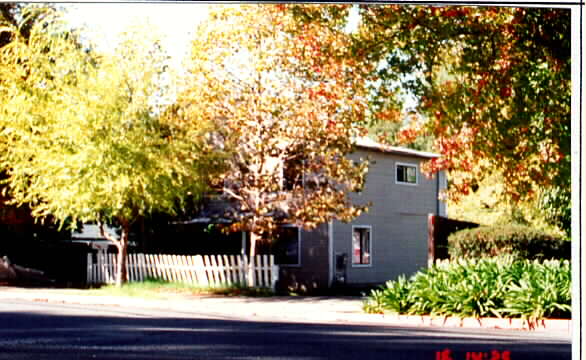 212 Woodland Ave in San Rafael, CA - Foto de edificio - Building Photo