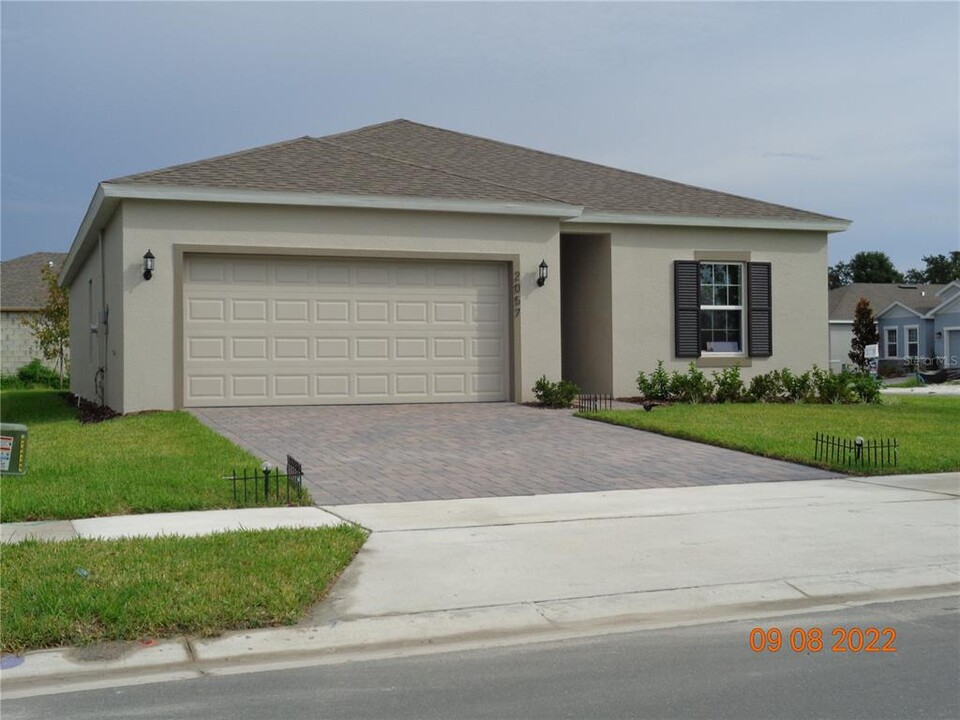 2057 Havasu Falls Dr in DeLand, FL - Building Photo