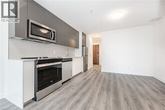 60 Frederick St in Kitchener, ON - Building Photo - Building Photo