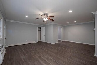 317 Brook Ave in Bay Shore, NY - Building Photo - Building Photo