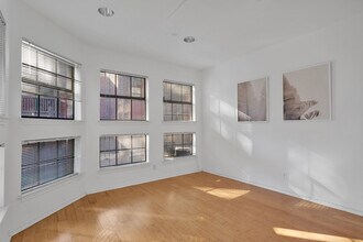 7930 Roanoke Run, Unit 106 in San Antonio, TX - Building Photo - Building Photo