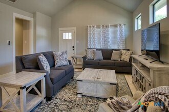 1247 Green Hill Dr in Canyon Lake, TX - Building Photo - Building Photo