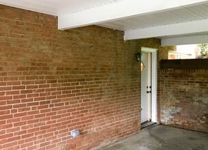 4805 Randolph Dr, Unit Lower Level in Annandale, VA - Building Photo - Building Photo