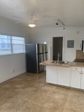 411 SW 19th St, Unit 3 in Fort Lauderdale, FL - Building Photo - Building Photo