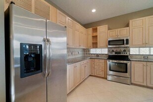 7227 Chesapeake Cir in Boynton Beach, FL - Building Photo