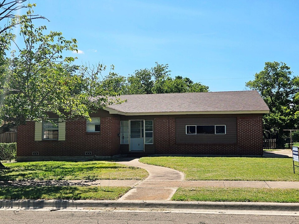 1011 Cedar Dr in Killeen, TX - Building Photo