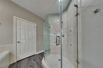 30215 Stoney Plain Dr in Spring, TX - Foto de edificio - Building Photo