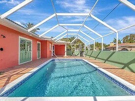 532 N Palmway in Lake Worth Beach, FL - Building Photo