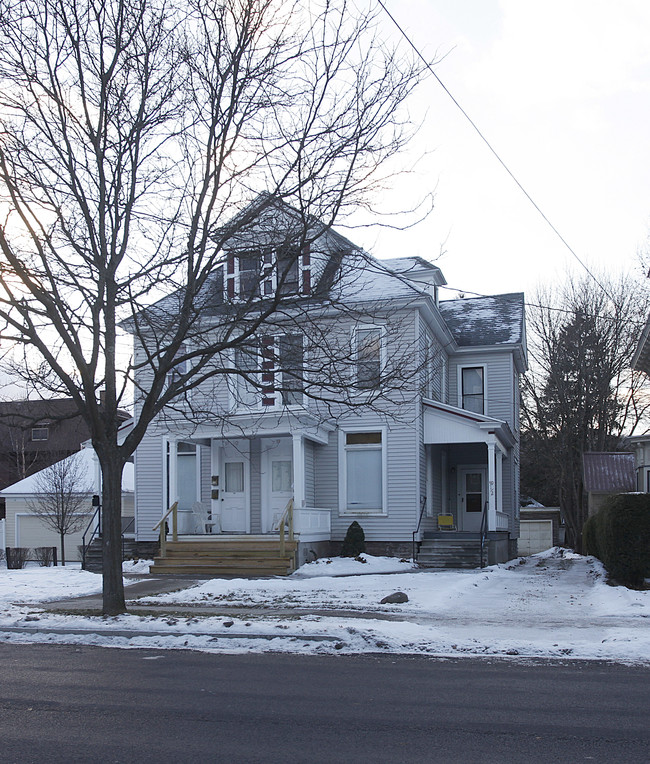 57 Maple St in Oneonta, NY - Building Photo - Building Photo