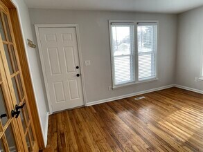 2450 Gerald Ave in Rochester Hills, MI - Foto de edificio - Building Photo