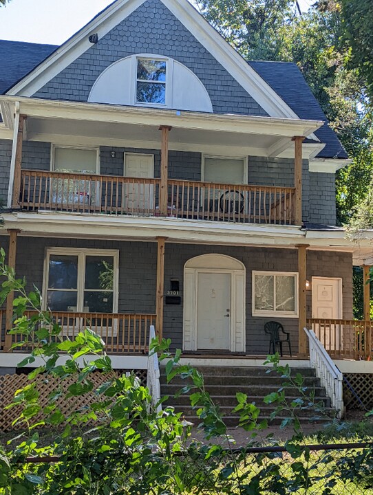 3701 W Forest Park Ave in Baltimore, MD - Building Photo