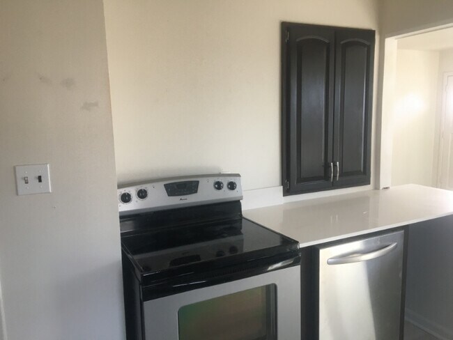 481 W 70th Pl in Denver, CO - Foto de edificio - Building Photo