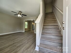 2210 Brookview Ave in Kannapolis, NC - Foto de edificio - Building Photo