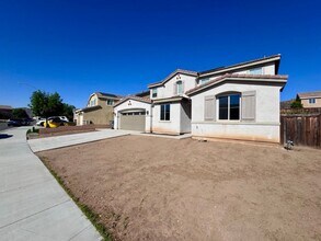 26612 Iron Mountain St in Romoland, CA - Building Photo - Building Photo