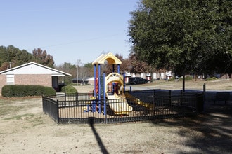 Westchase Apartments in Clinton, SC - Building Photo - Building Photo