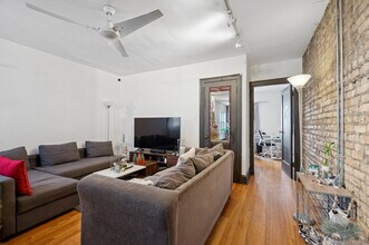 6238 N Broadway in Chicago, IL - Building Photo - Building Photo