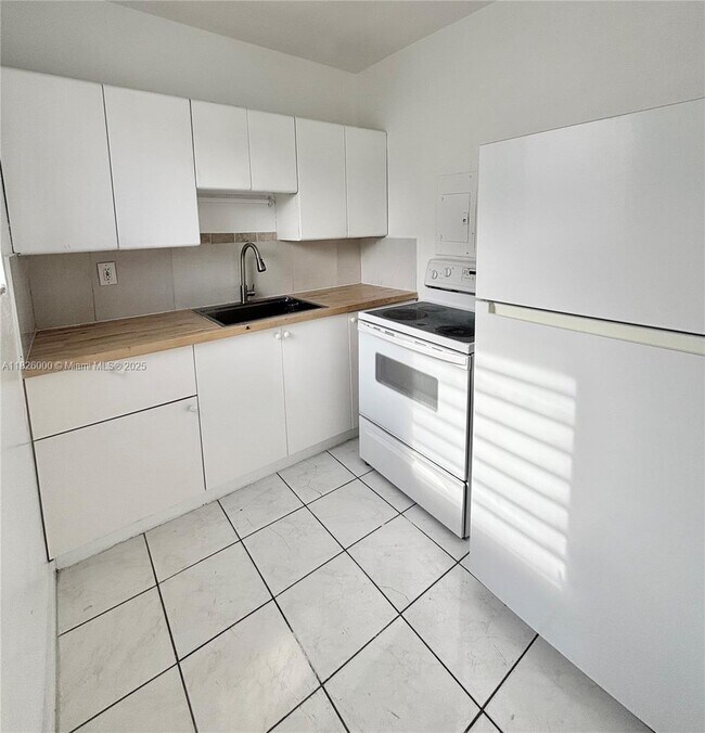 31 Navarre Ave in Coral Gables, FL - Building Photo - Building Photo