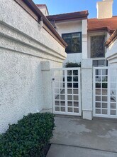 1321 Calle Lozano in Camarillo, CA - Building Photo - Building Photo