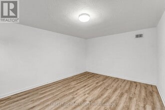 5 Woodenhill Ct in Toronto, ON - Building Photo - Building Photo