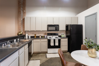 LL Sams Historical Lofts in Waco, TX - Building Photo - Interior Photo