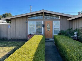 1150 Pecos Way in Sunnyvale, CA - Building Photo