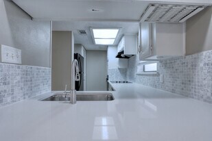 711 Harbour Town Dr, Unit 4 in Lake Dallas, TX - Building Photo