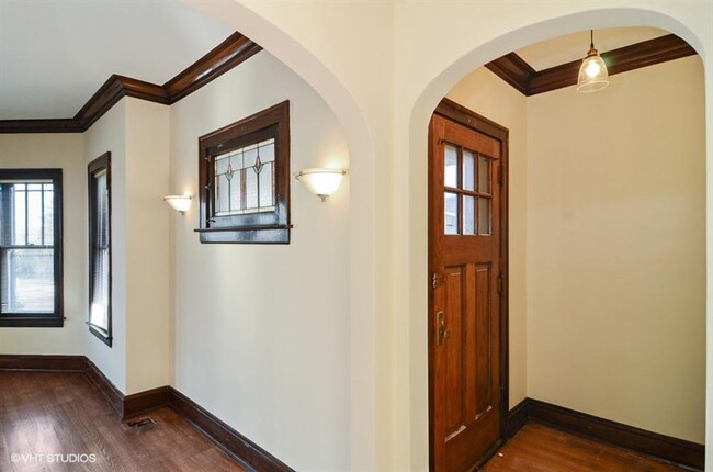 property at 5651 W Goodman St